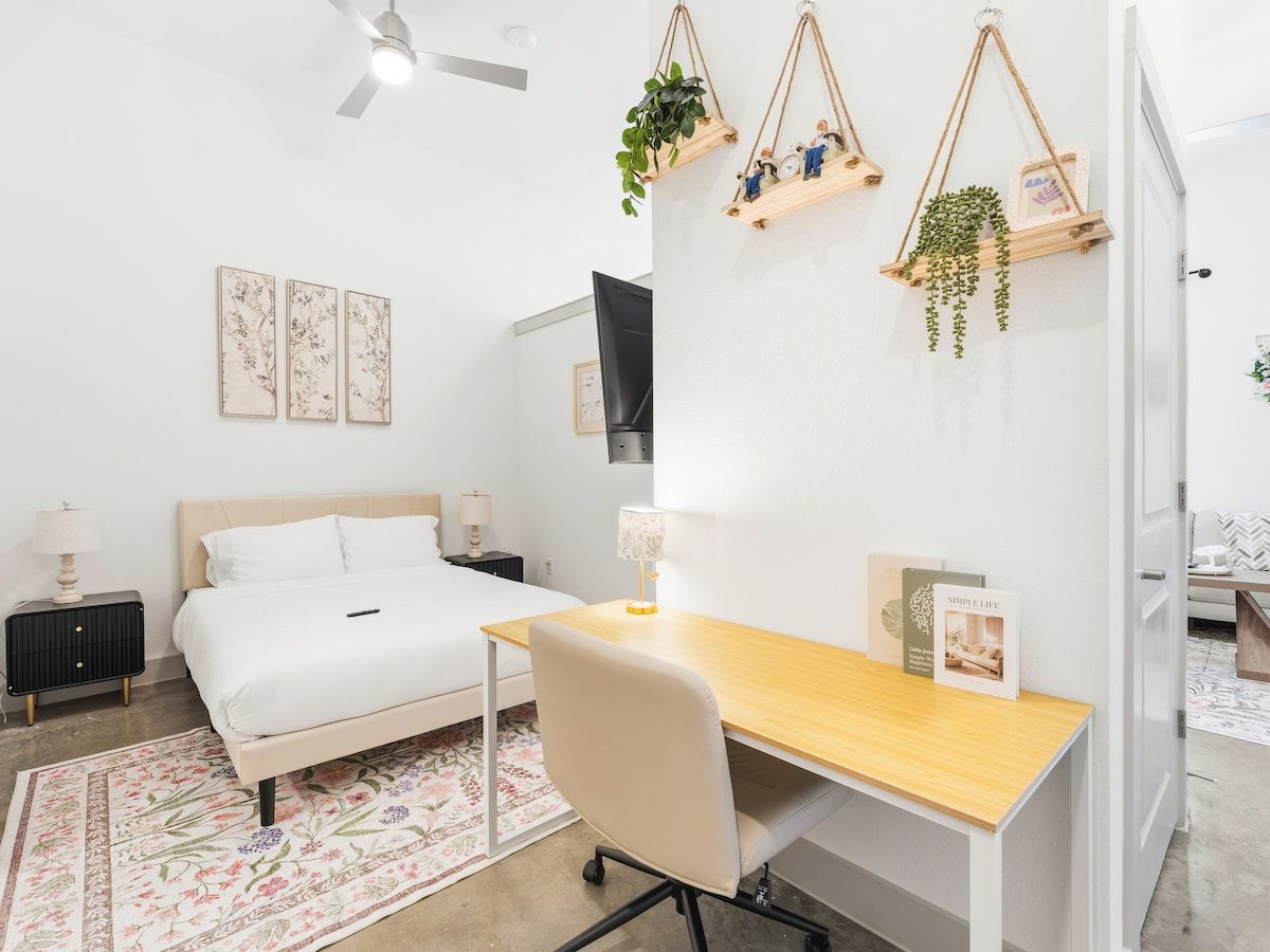 Chic Botanical photo 3